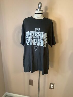 New Nordstrom The Smashing Pumpkins The World is A Vampire T Shirt Large unisex